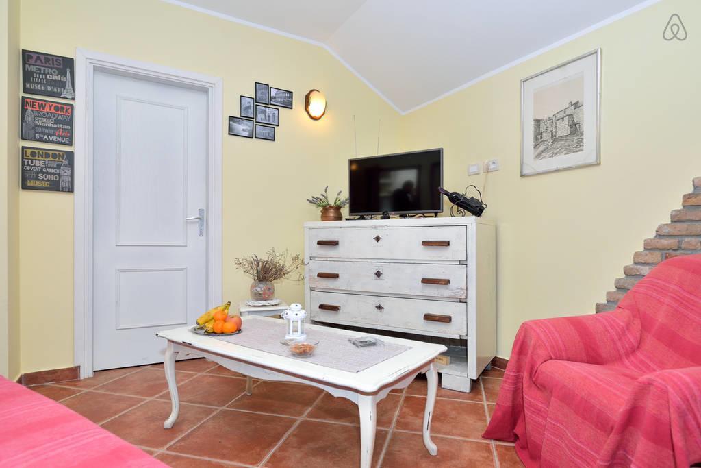 Vila Rustic House With Private Swimming Pool Pula Exteriér fotografie