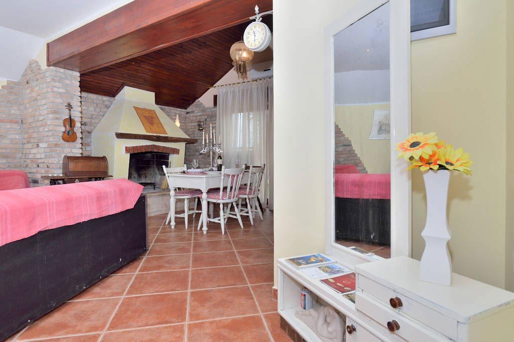 Vila Rustic House With Private Swimming Pool Pula Exteriér fotografie